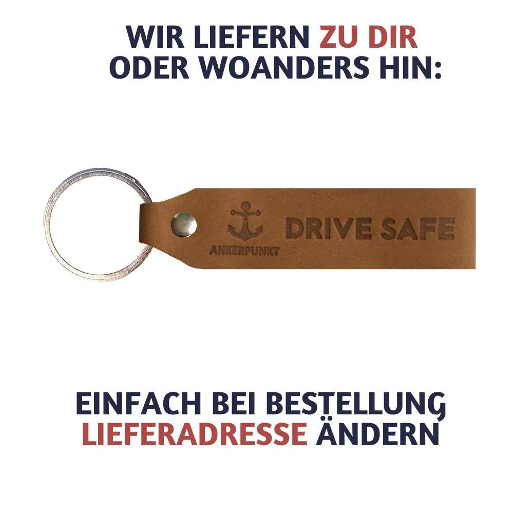 Drive Safe Schlüsselanhänger aus hellbraunem Leder mit Schlüsselring, hergestellt in Deutschland.