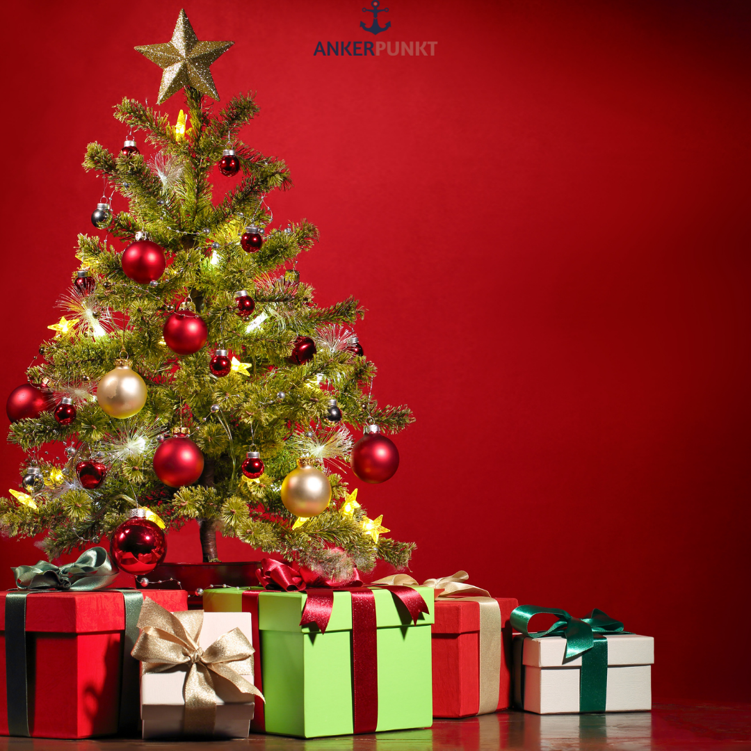 Weihnachtsbaum mit Weihnachtsgeschenken
